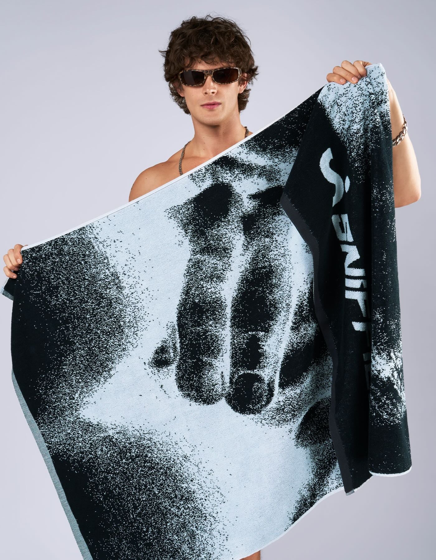 Sit On It Towel - Black/Blue