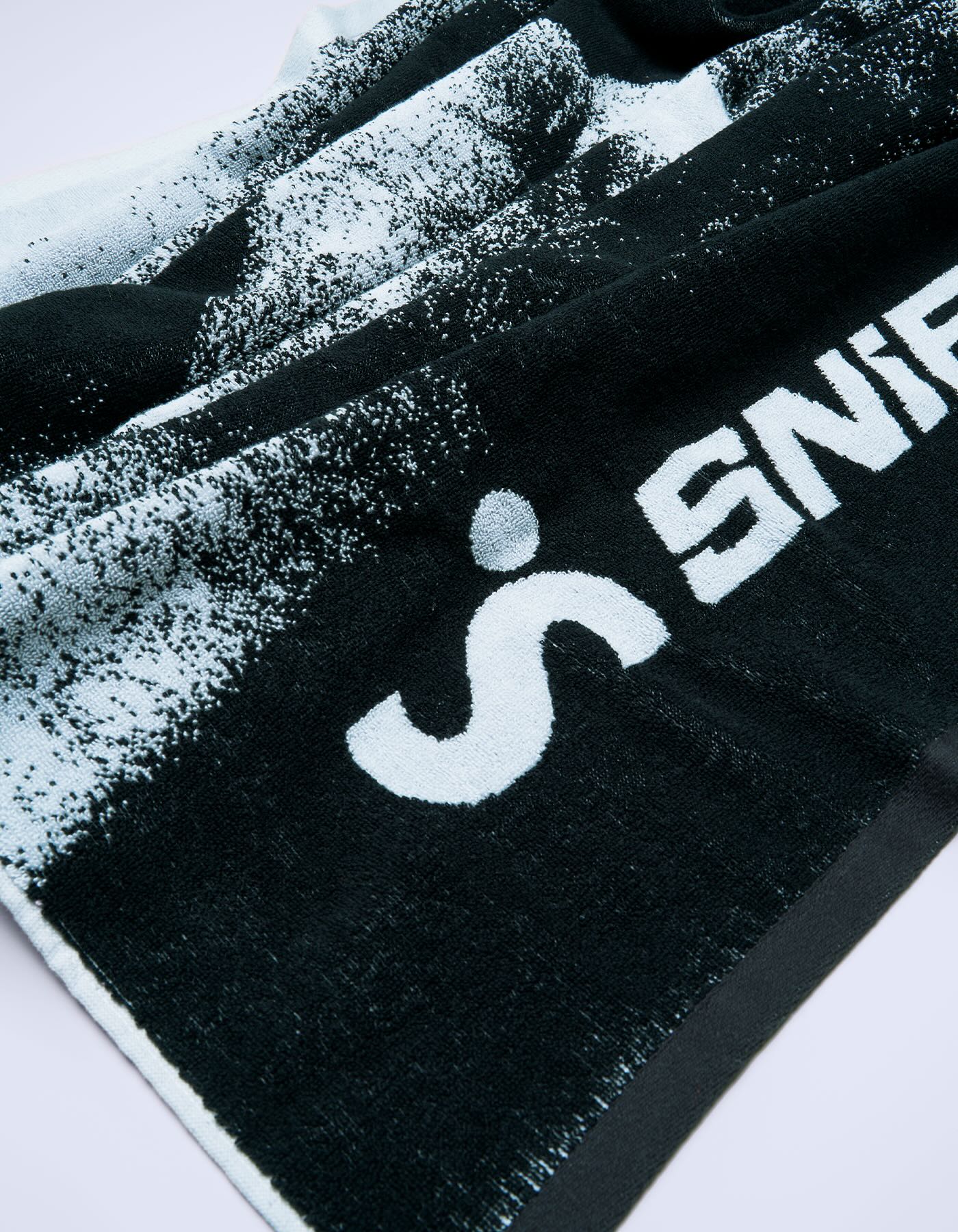 Sit On It Towel - Black/Blue